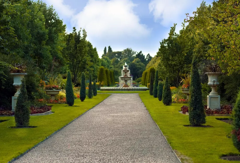 Taman Bupati Royal Garden