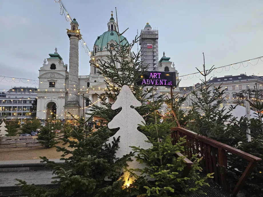 Pasar di depan Karlskirche