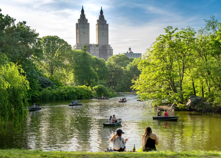 Berperahu di Central Park