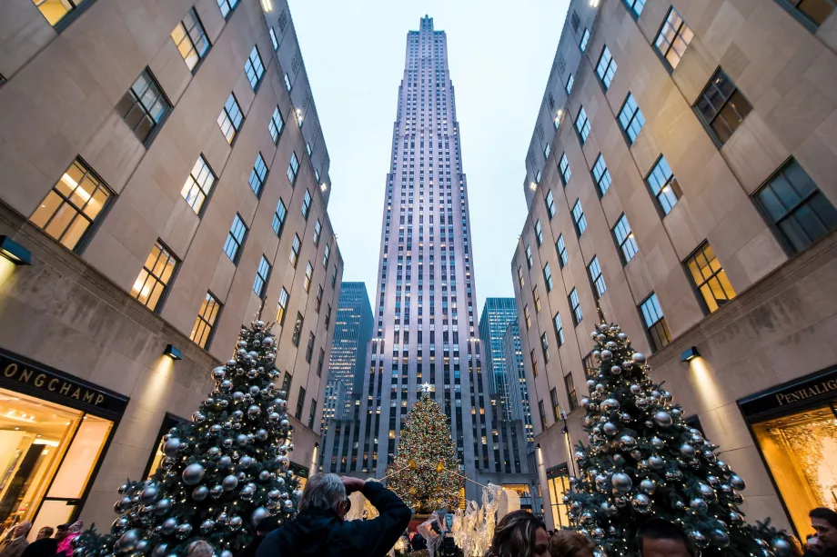 Gedung Utama 30 Rockefeller Plaza