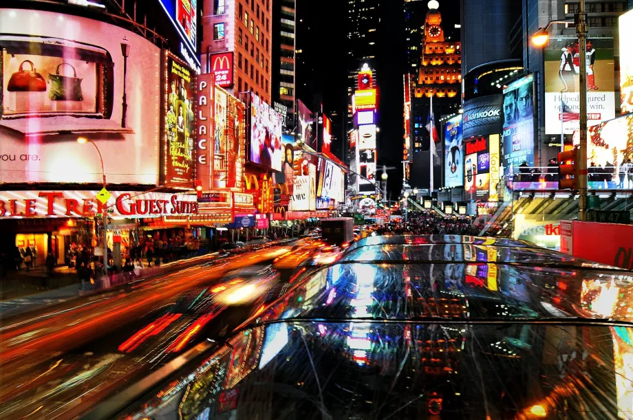 Ribuan Lampu di Times Square