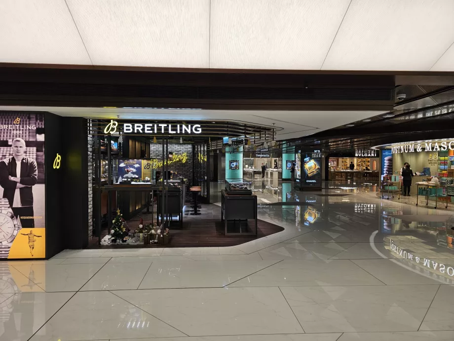 Toko Breitling, Bandara HKG