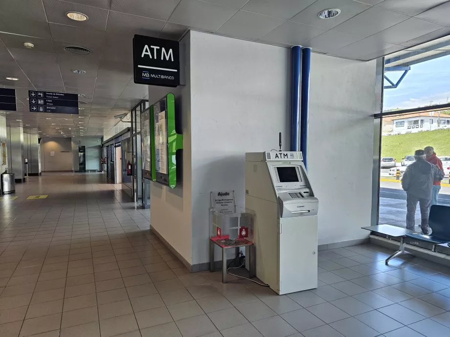 Mesin ATM di Bandara Horta