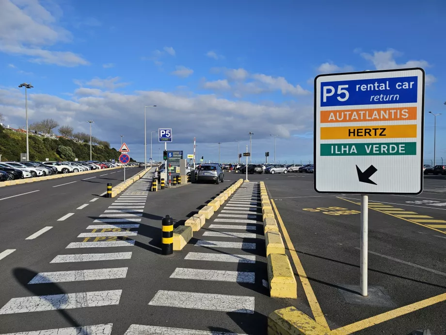 Tempat parkir mobil sewaan, bandara Ponta Delgada