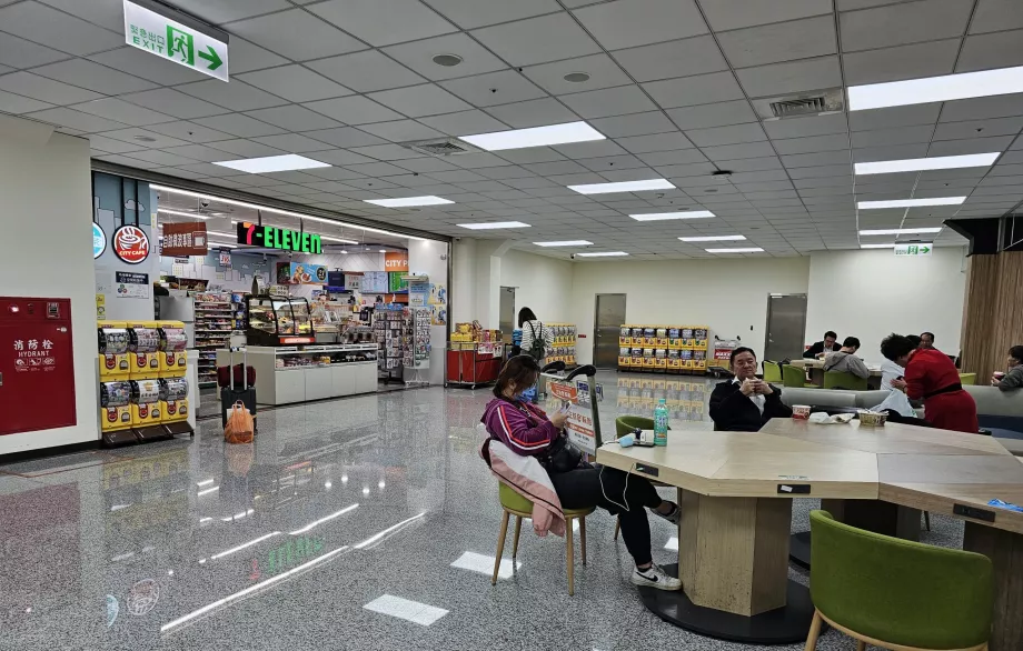 7-Eleven, terminal domestik