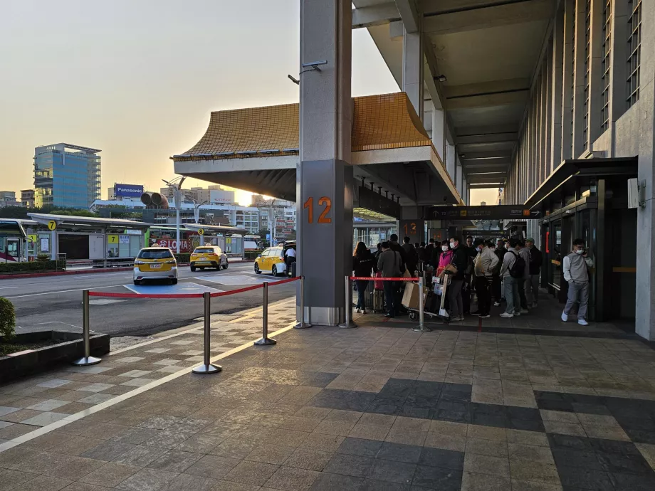 Taksi ke Bandara Songshan