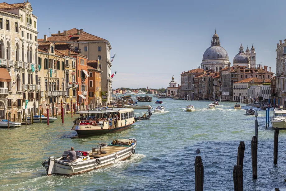 Transportasi di Grand Canal