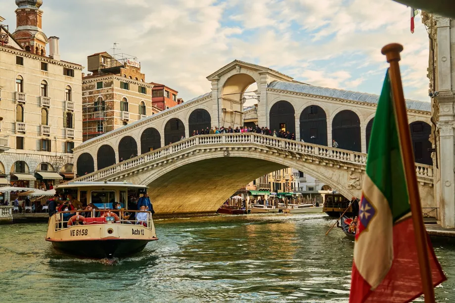 Jembatan Grand Canal