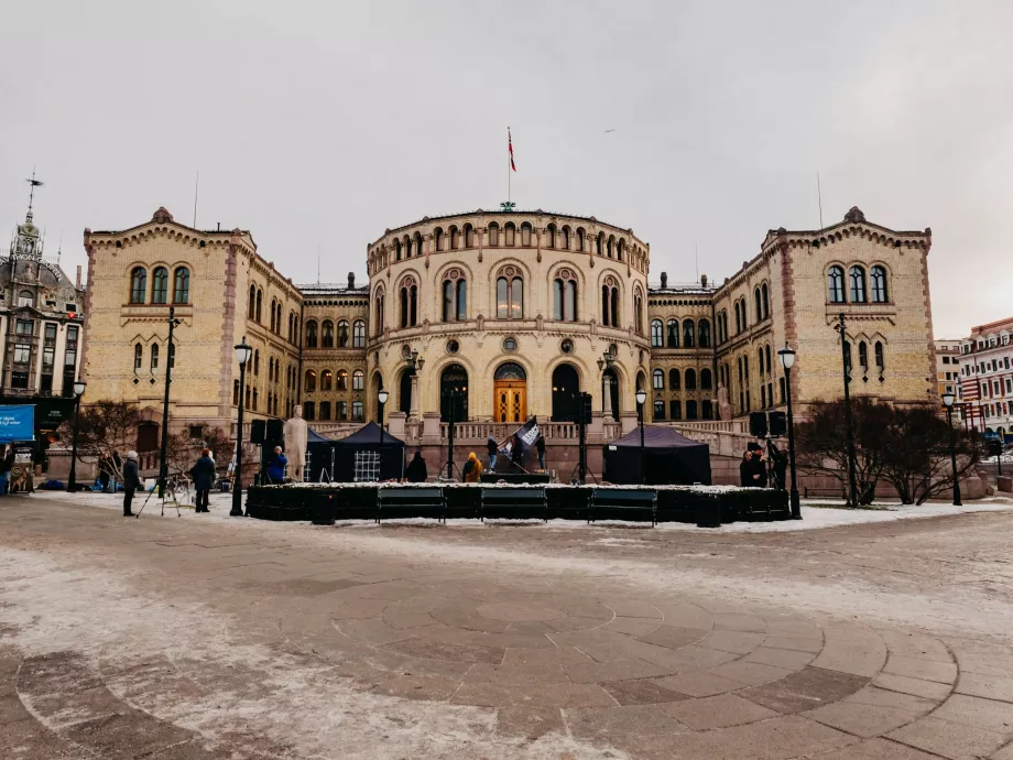 Gedung parlemen di Oslo