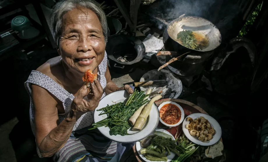 Nenek Thailand