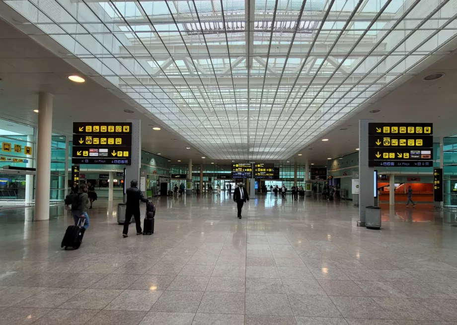 Jalur dari Terminal Kedatangan 1 ke transportasi umum