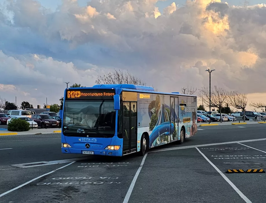 Bus ke pusat kota Paphos