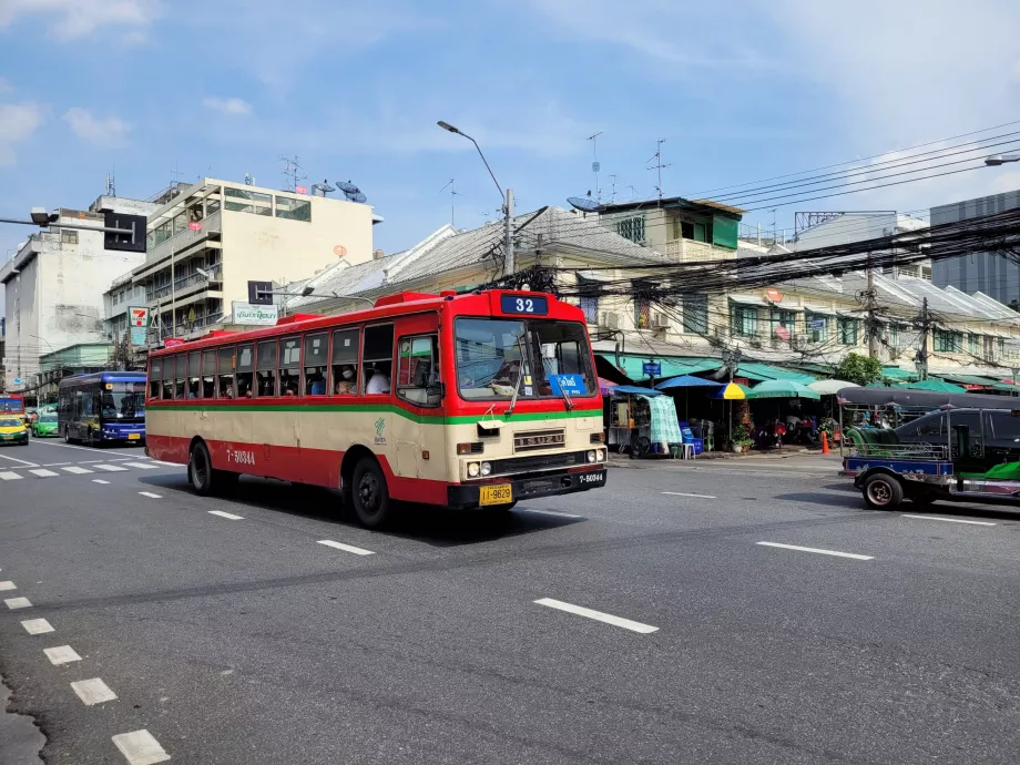 Unconditioned bus