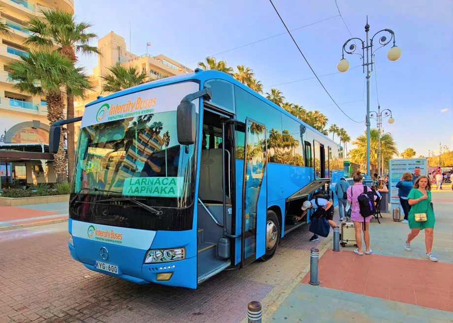 Bus Antar Kota di Larnaca