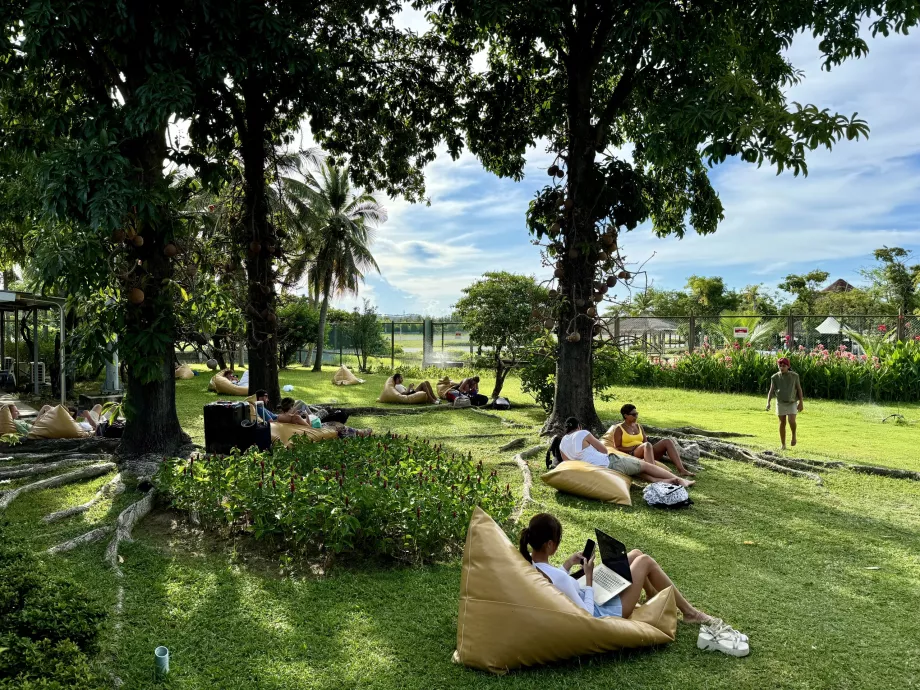 Tempat istirahat di Bandara Samui USM