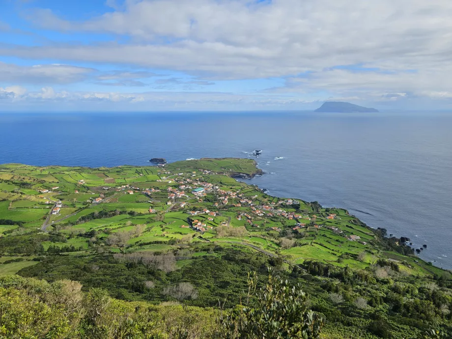 Pemandangan desa Ponta Delgada