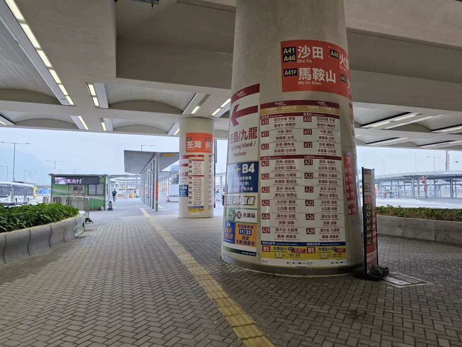 Jalan menuju halte bus, HZMB Hong Kong