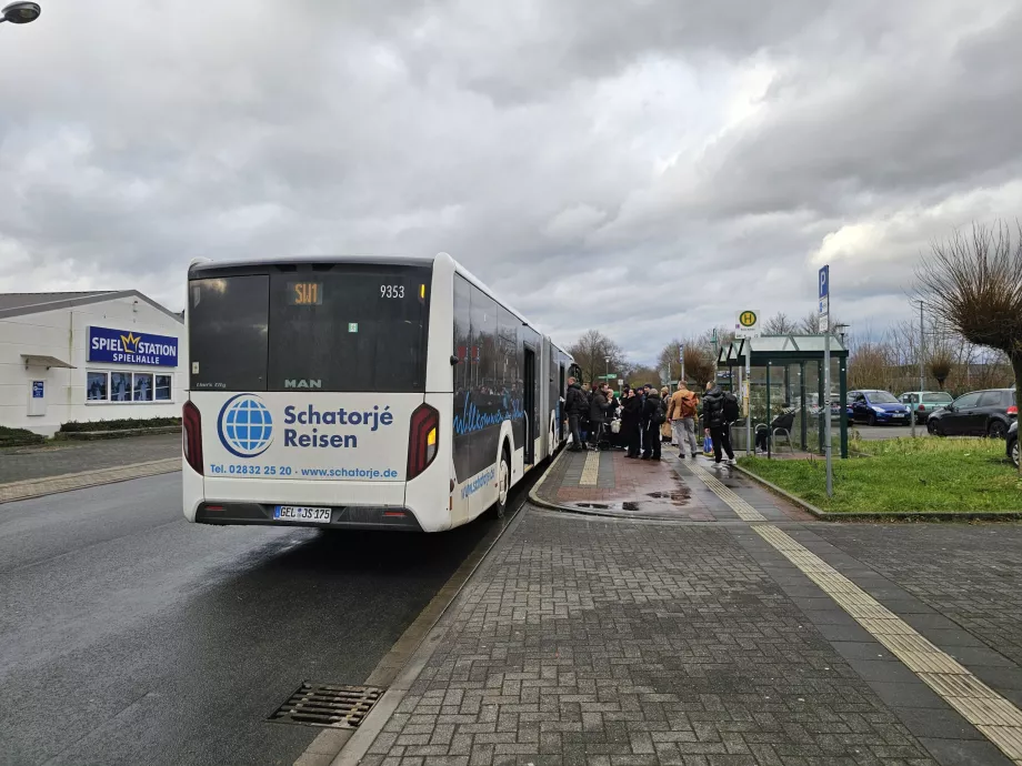 Halte bus bandara, stasiun Weeze