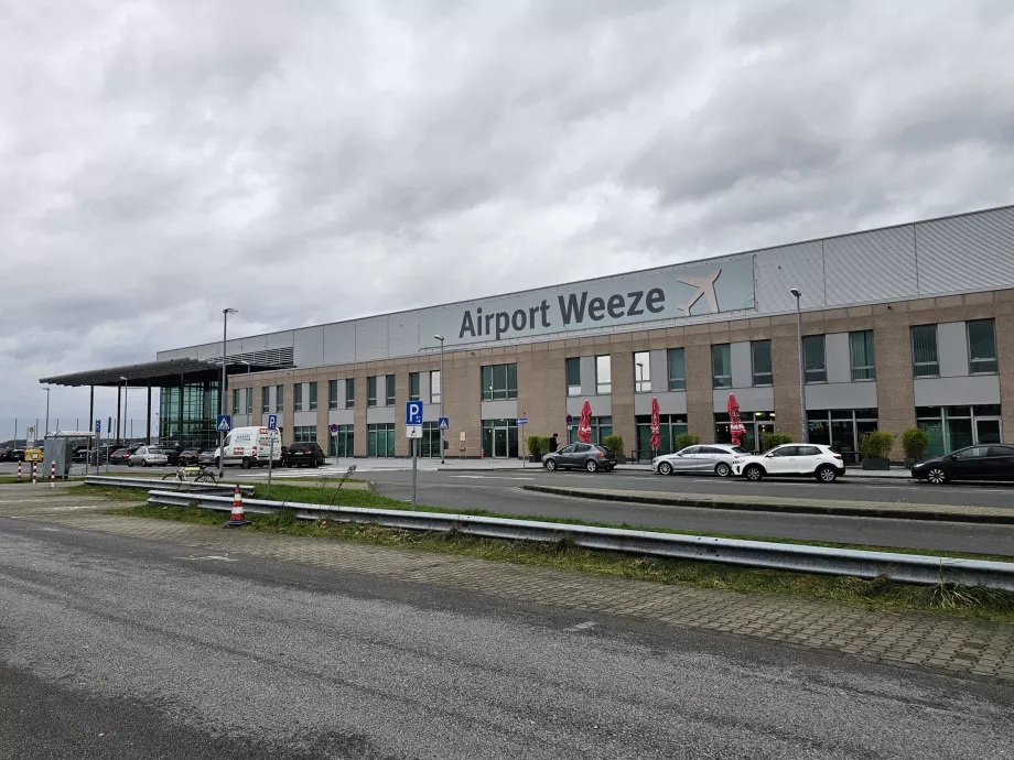 Terminal Bandara Weeze