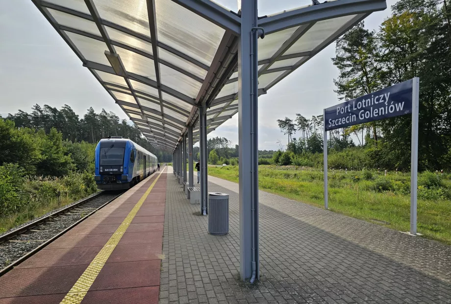 Kereta ke Bandara Szczecin