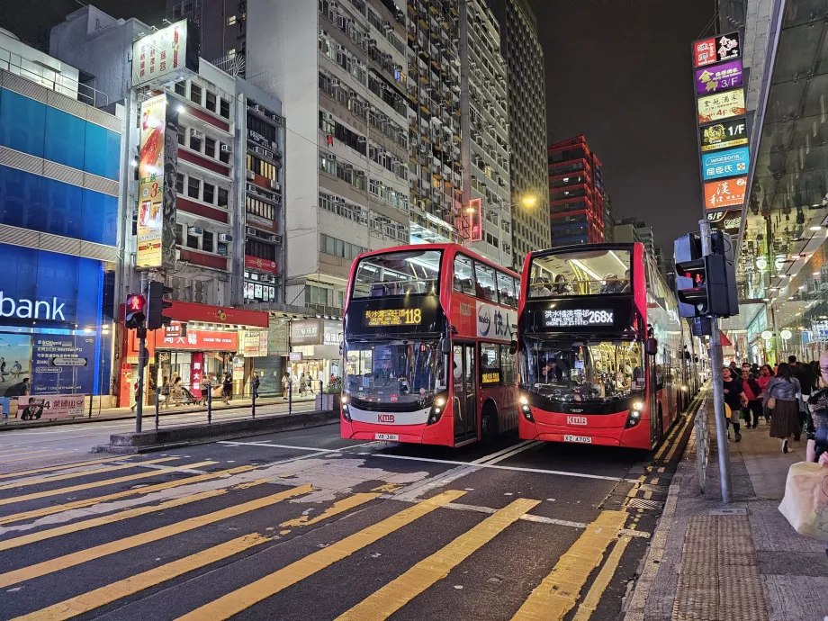 Bus-bus KMB di Nathan Road