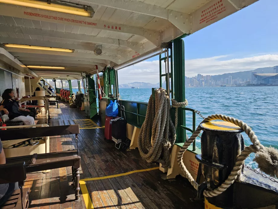 Dek bawah di Star Ferry