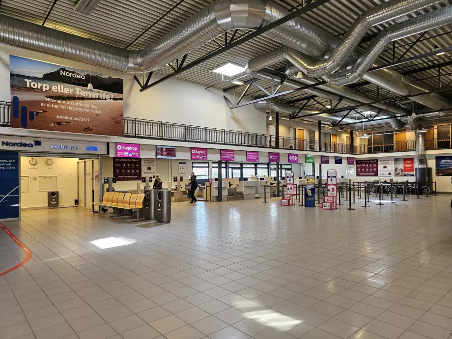 Aula check-in Bandara Torp