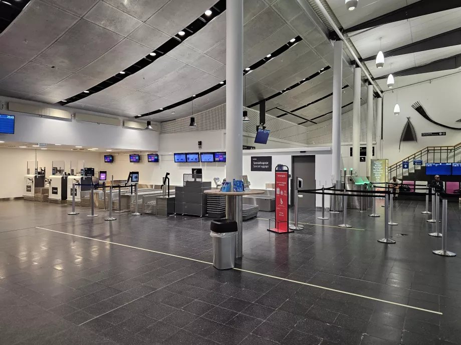 Ruang check-in di Bandara Molde