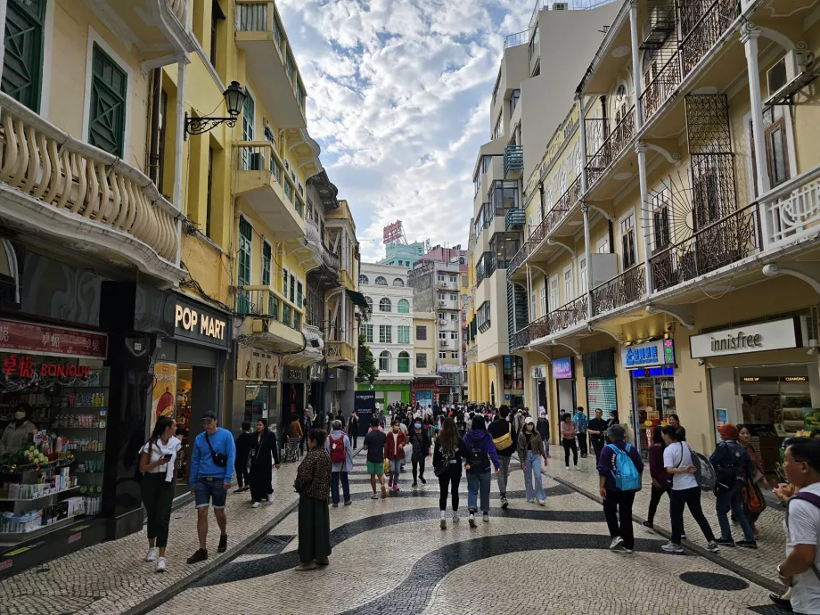 Soriano Street, perpanjangan gratis dari Senate Square