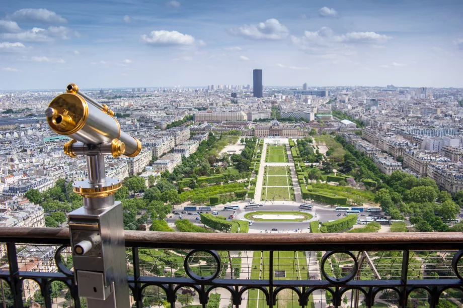 Menara Eiffel - pemandangan dari lantai 2