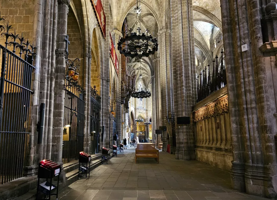 Katedral Barcelona, bagian dalam