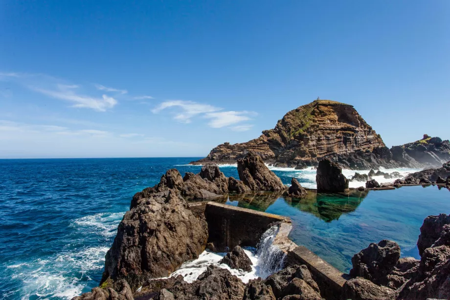 Kolam renang alami Porto Moniz