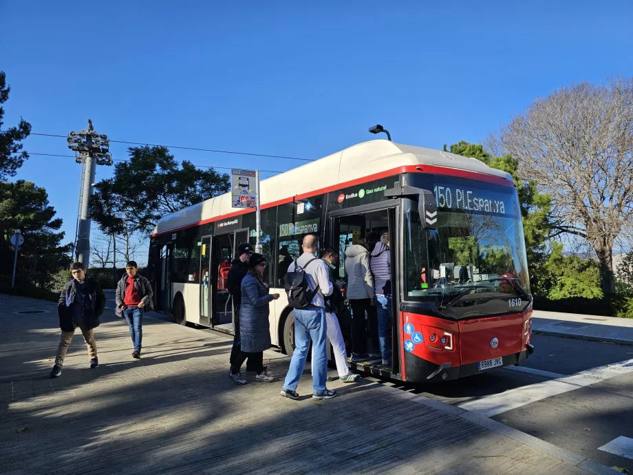 Bus 150 di bukit Montjuic