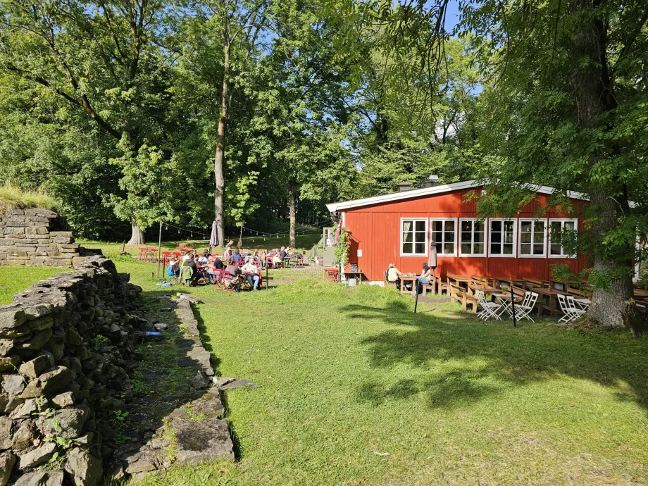 Restoran di pulau Hovedoya