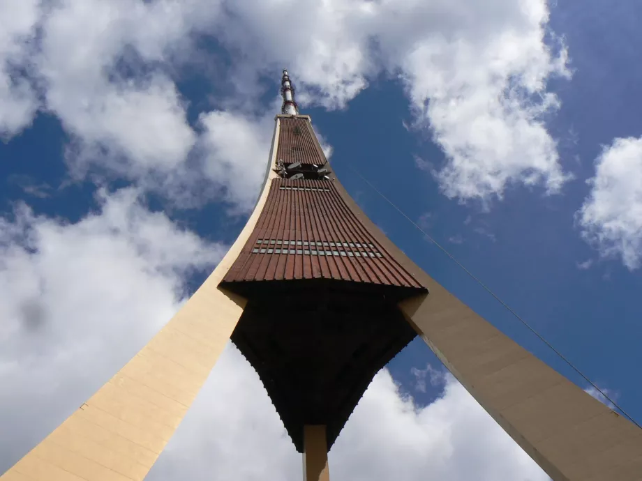 Menara televisi