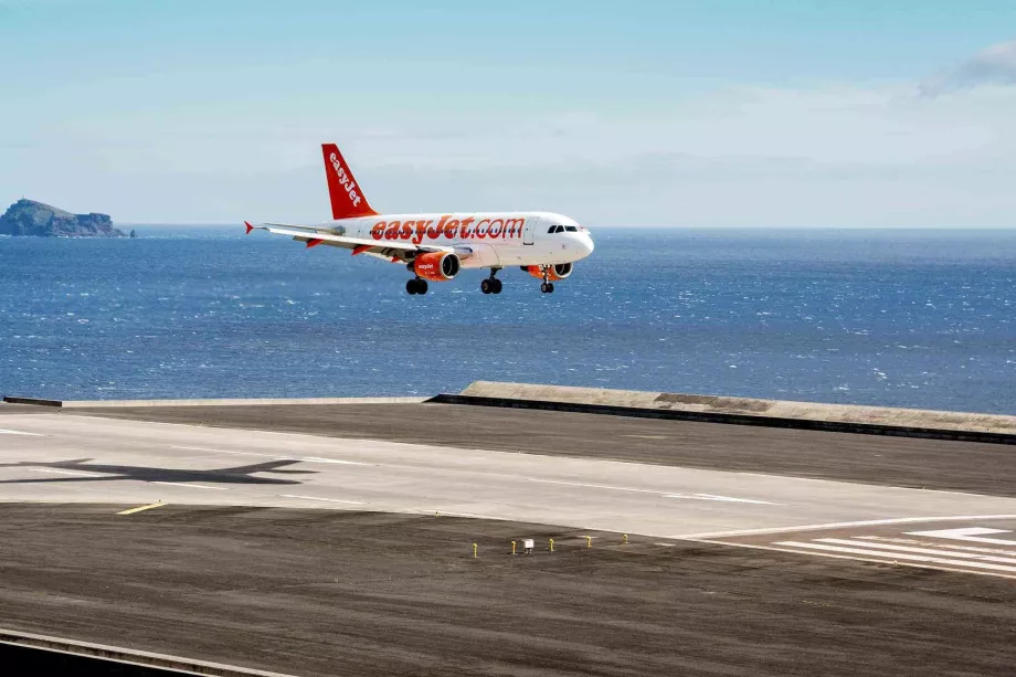 Bandara Madeira - Pendaratan