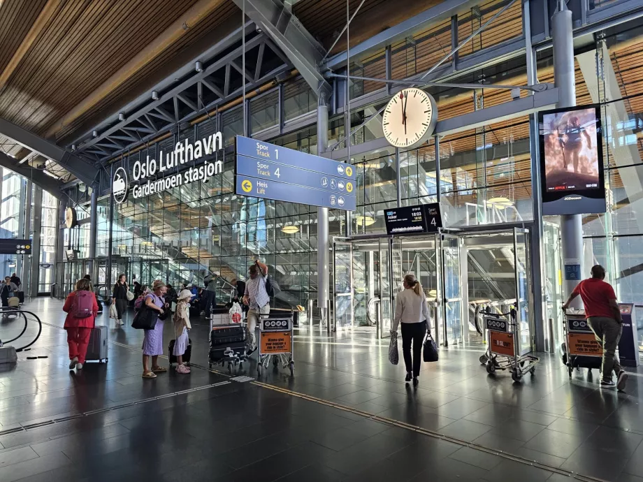 kedatangan melalui bandara Oslo