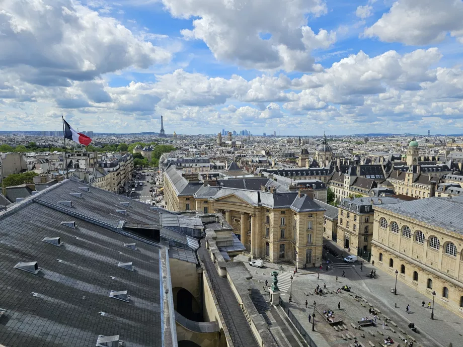 Pemandangan dari galeri Pantheon