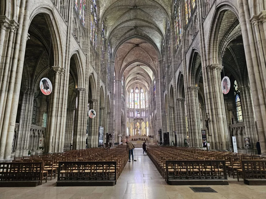 Saint Denis, bagian dalam basilika