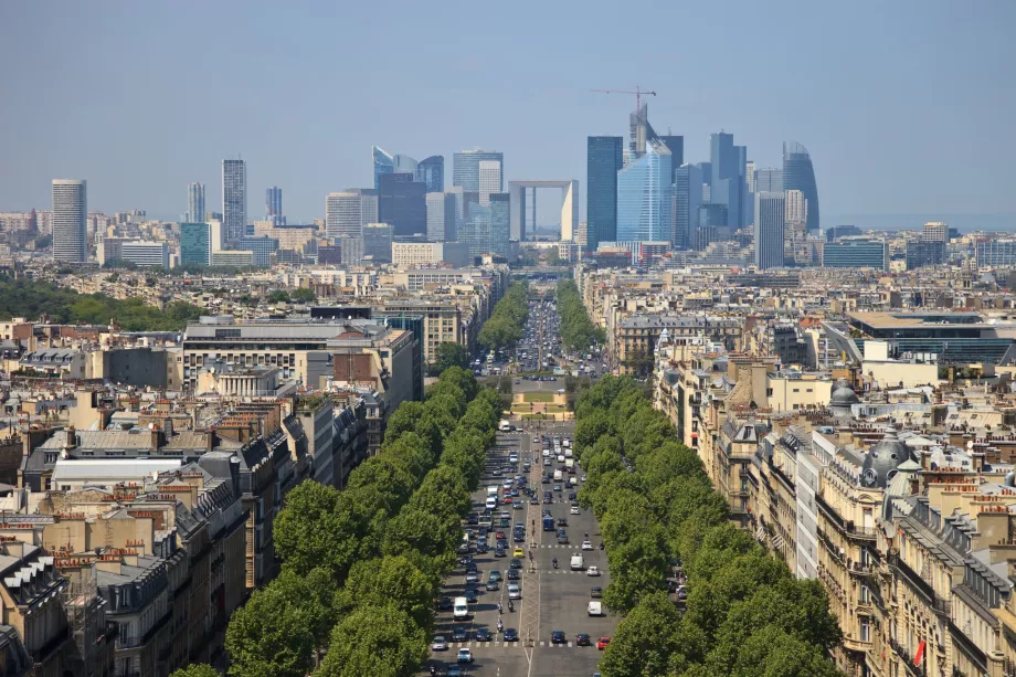 Pemandangan dari atap ke arah La Defense