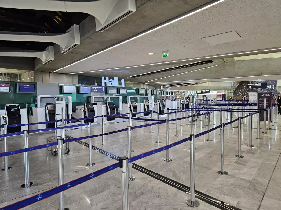 Lantai check-in utama, Terminal 1