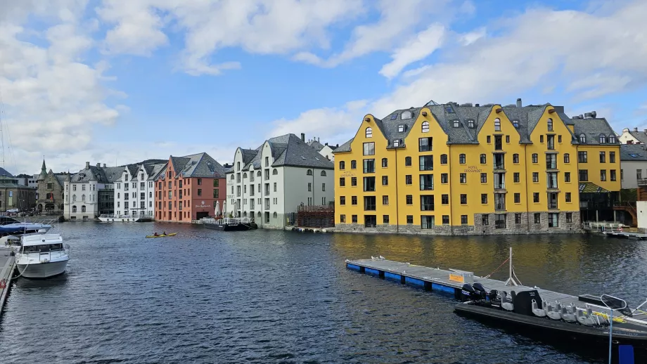 Jalan-jalan di Alesund