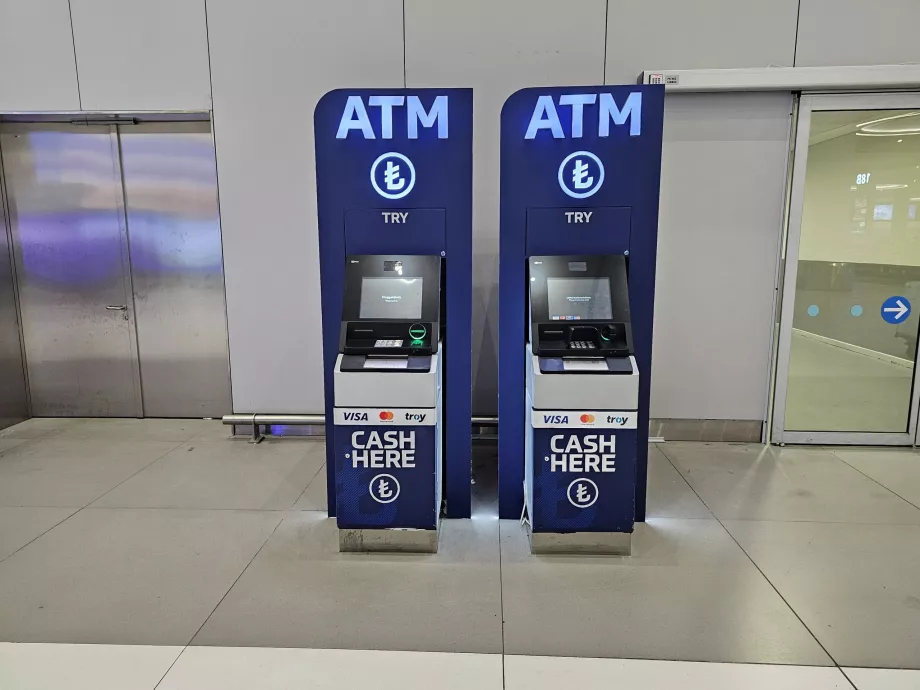 ATM dengan biaya tinggi