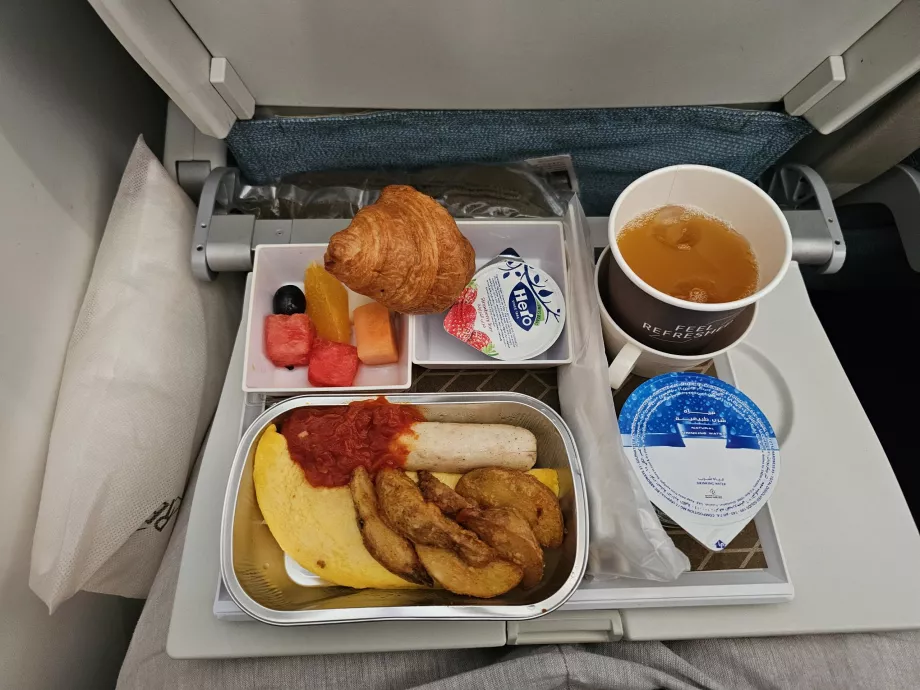 Sarapan, penerbangan jarak jauh Royal Brunei Airlines