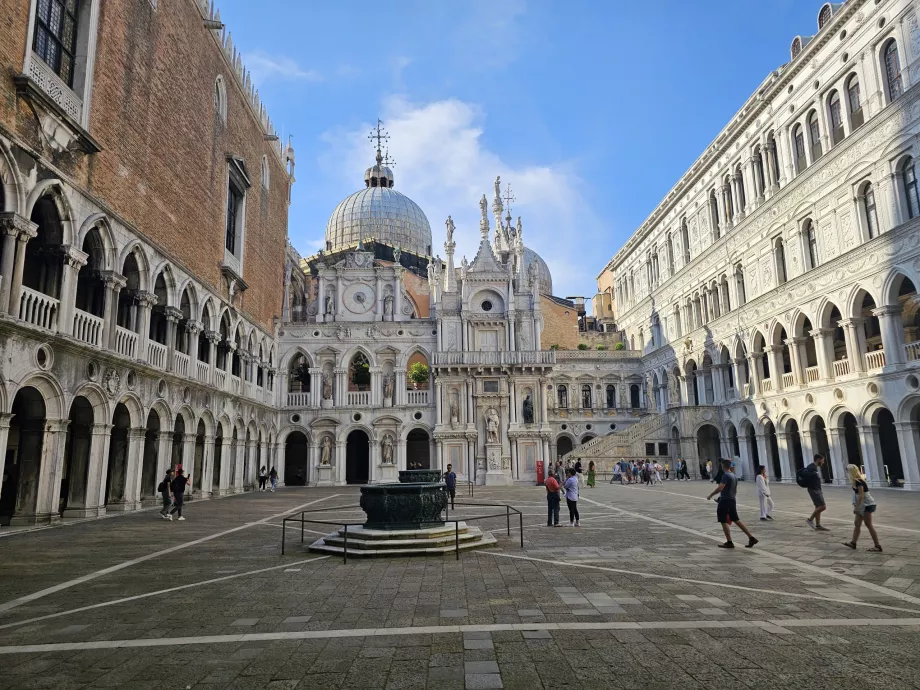 Pengadilan Istana Doge's Palace