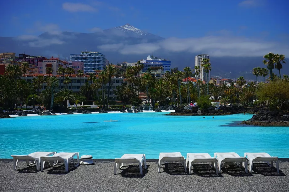 Kolam renang di Puerto de la Cruz