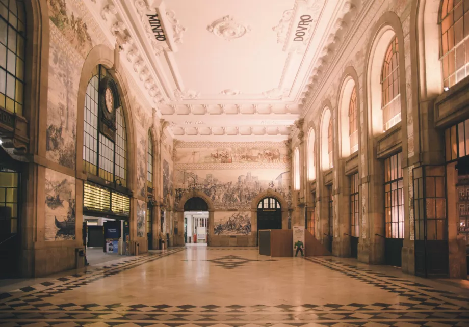 Stasiun Sao Bento di Porto