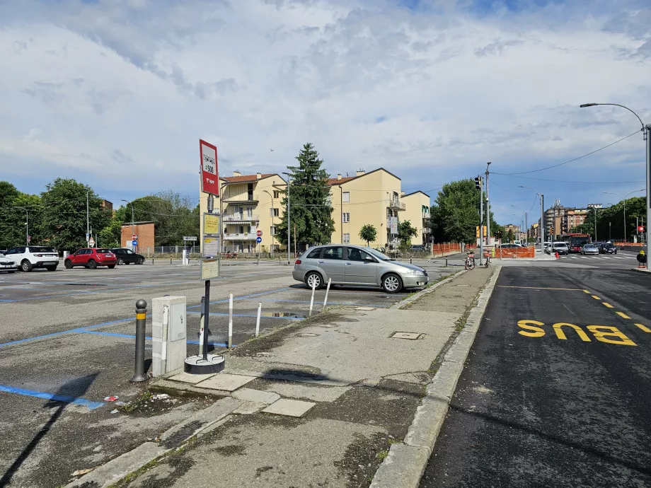 Halte bus 944, Ospedale Maggiore