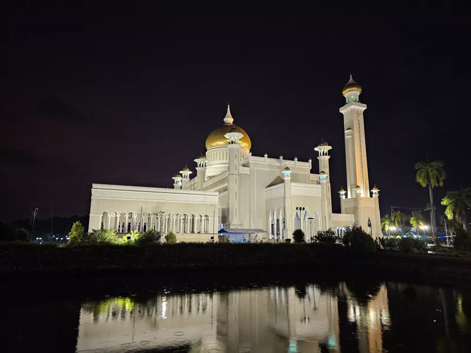 Masjid Omar Ali Saifuddien