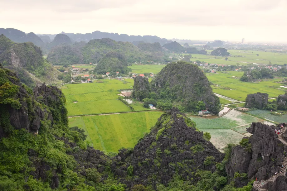 Kawasan karst di Ninh Binh, Vietnam